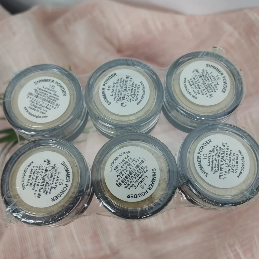 1 New- 1 .1oz. MICA eyeshadow